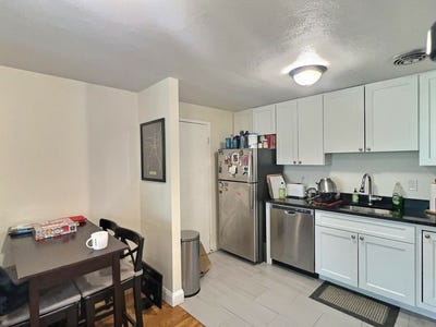 /international/us/217-kent-brookline-ma-110106670385/