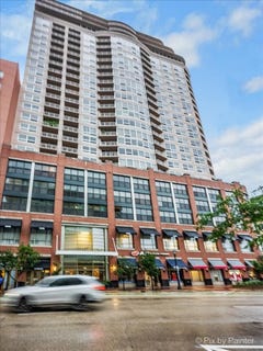 /international/us/807-davis-street-evanston-il-110110257019/