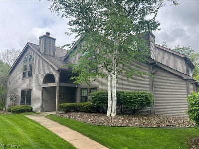 /international/us/4056-saint-andrews-court-canfield-oh-110107875998/