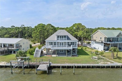 /international/us/409-carolyn-circle-dauphin-island-al-110101342104/