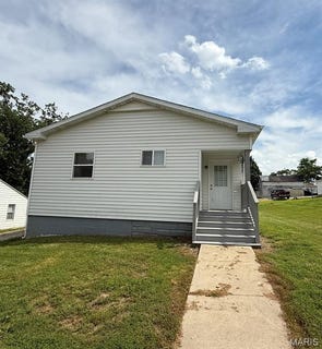 /international/us/1118-w-gallatin-street-vandalia-il-110108571237/