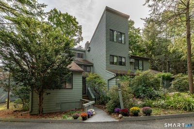 /international/us/96-woodside-circle-torrington-ct-110119967197/