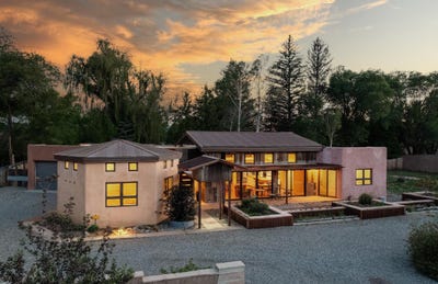 /international/us/110-los-pandos-lane-taos-nm-110107996945/