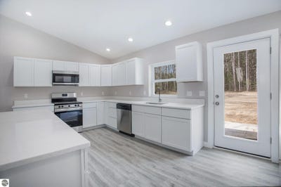 /international/us/5203-ne-myers-road-kalkaska-mi-110101266884/?lang=en