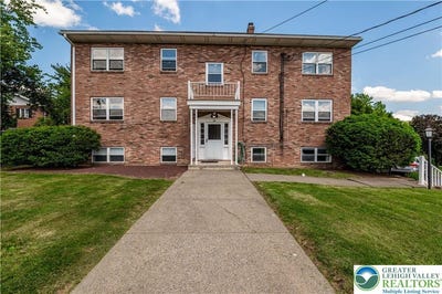 /international/us/90-gum-street-upper-nazareth-twp-pa-110106319561/