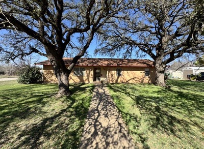 /international/us/304-w-8th-street-brady-tx-110106154984/