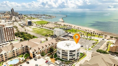 /international/us/823-s-water-street-corpus-christi-tx-110108471313/