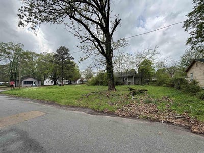/international/us/901-w-27th-ave-pine-bluff-ar-110098516292/
