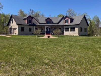 /international/us/7326-n-3-mile-rd-pickford-mi-110108544487/