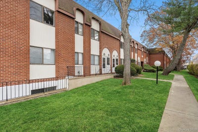 /international/us/657-chestnut-street-cedarhurst-ny-110109139176/