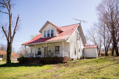 /international/us/903-vine-street-thayer-mo-110106339225/