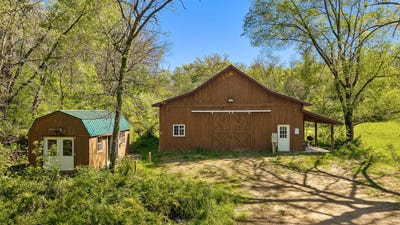 /international/us/7529-county-f-road-blanchardville-wi-110108077950/