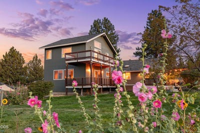 /international/us/59866-calgary-loop-bend-or-110120758437/