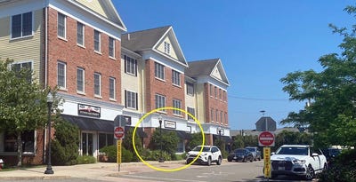 /international/us/68-center-street-hyannis-ma-110101702006/