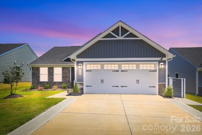 /international/us/982-pemberley-street-lancaster-sc-110108251918/