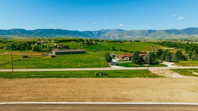 /international/us/tbd-moonglow-heights-sheridan-wy-110094223941/