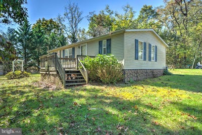/international/us/255-rainbow-ridge-lane-bentonville-va-110120515924/