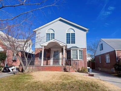 /international/us/58-27-197th-street-fresh-meadows-ny-110104950314/