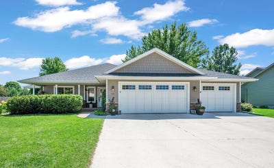 /international/us/1401-34th-street-spirit-lake-ia-110100319391/