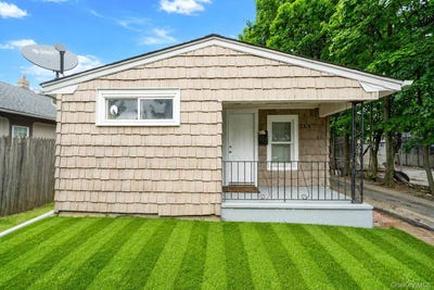 /international/us/263-valcour-avenue-uniondale-ny-110119475237/