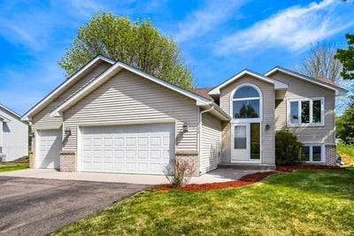 /international/us/122-alva-street-waconia-mn-110108066016/