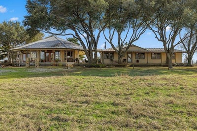 /international/us/2346-bruno-road-schulenburg-tx-110097228191/