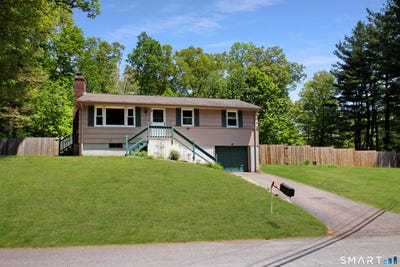 /international/us/4-walnut-drive-hebron-ct-110108499368/