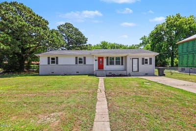 /international/us/300-s-miller-avenue-goldsboro-nc-110108356312/