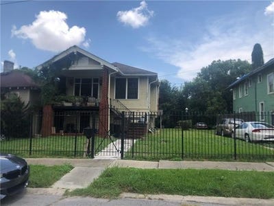 /international/us/2521-robert-street-new-orleans-la-110097685800/