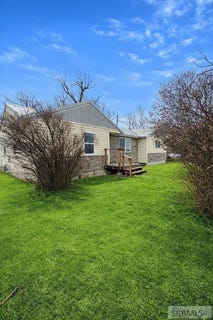/international/us/6958-n-25th-e-idaho-falls-id-110106377041/