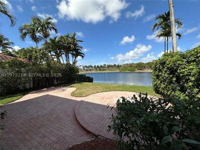 /international/us/10965-nw-59th-st-doral-fl-110106040184/