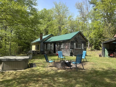 /international/us/192-steadmans-landing-road-dover-foxcroft-me-110108384901/