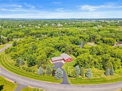 /international/us/664-red-maple-lane-hudson-wi-110100463272/