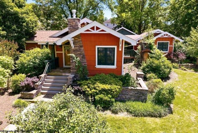 /international/us/895-fairfax-drive-morgantown-wv-110108660713/