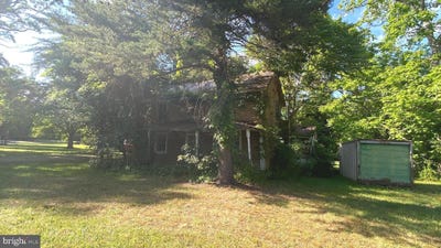 /international/us/7060-poorhouse-road-la-plata-md-110088367556/