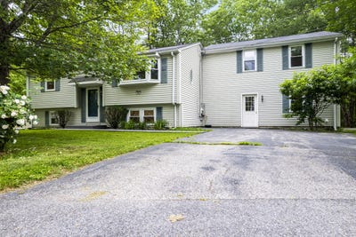 /international/us/44-ellen-circle-yarmouth-me-110100472426/?lang=en