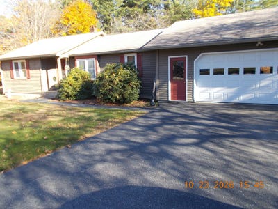 /international/us/28-hillview-avenue-saco-me-110120769721/