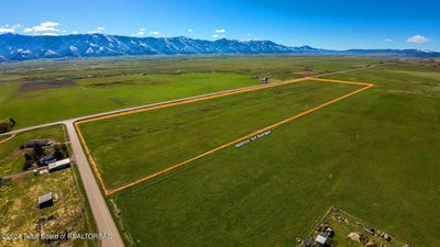 /international/us/31-acres-county-road-238-auburn-wy-110092217881/