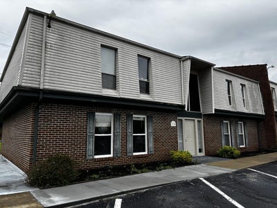 /international/us/1310-louisville-road-frankfort-ky-110109133296/