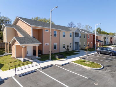 /international/us/1581-nw-29th-road-gainesville-fl-110106297381/