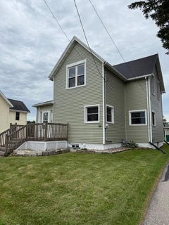 /international/us/703-fifth-st-lomira-wi-110100371934/