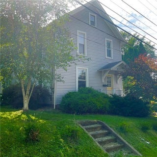 /international/us/217-n-main-st-slippery-rock-boro-pa-110101427825/
