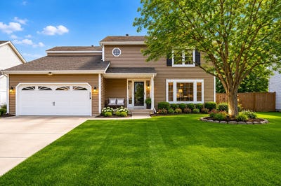 /international/us/684-regent-drive-crystal-lake-il-110108498949/