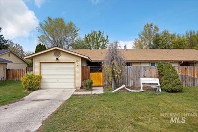 /international/us/2091-falls-ave-e-twin-falls-id-110107379841/