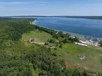 /international/us/5052-lake-shore-boyne-city-mi-110098179044/?lang=zh-tw