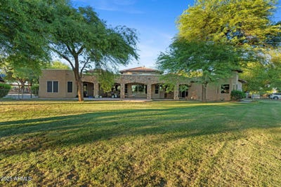 /international/us/8822-n-172nd-drive-waddell-az-110100356738/?lang=en