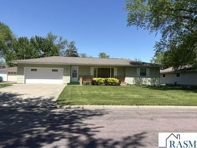 /international/us/225-se-8th-avenue-waseca-mn-110108147828/