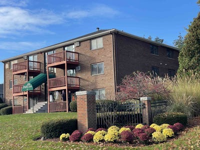/international/us/99-powers-street-milford-nh-110107847596/