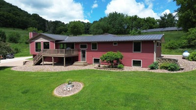 /international/us/580-skunk-hollow-rd-la-crescent-mn-110108912628/