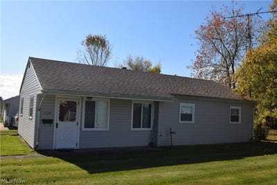 /international/us/2233-maxine-avenue-ne-canton-oh-110120890561/